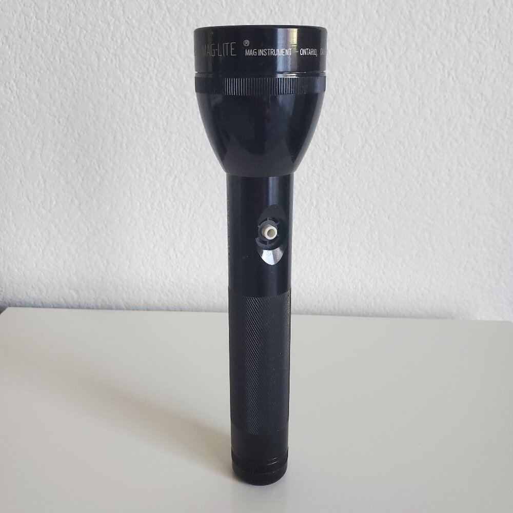 Maglite Mag Instrument Flashlight - Picture 7 of 8